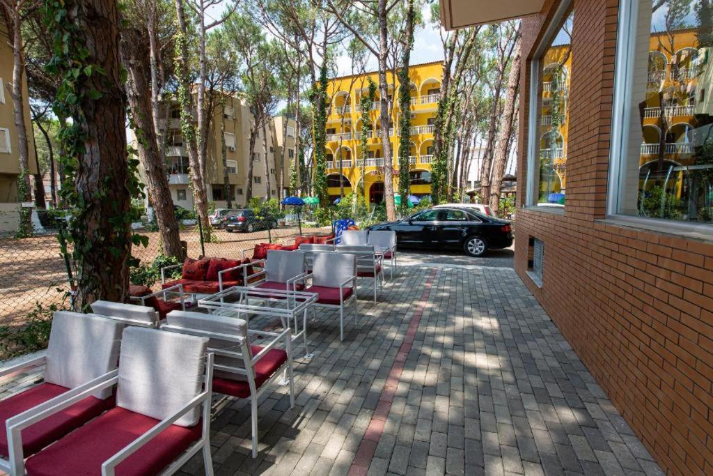 Intea Hotel Golem  Kültér fotó